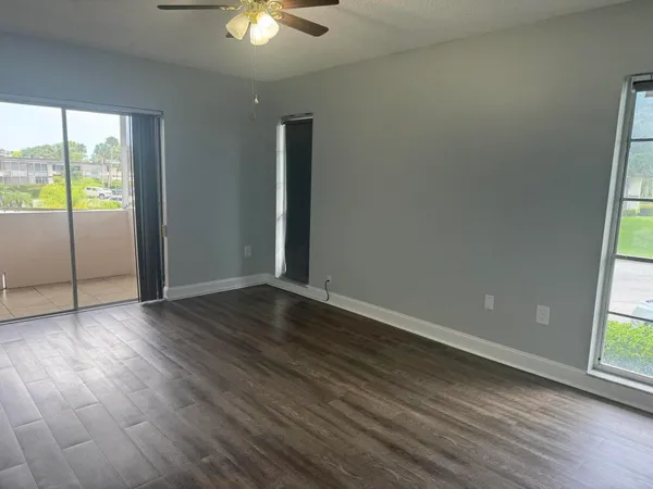 $2,000 | 4 Greenway Village North, Unit 203, Royal Palm Beach, FL 33411