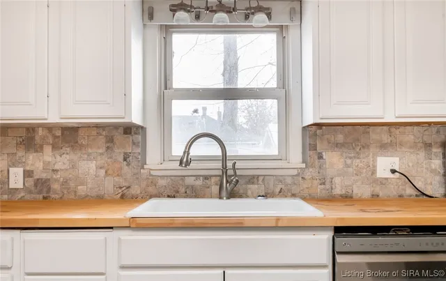 $204,900 | 305 Moore Street, Crothersville, IN 47229