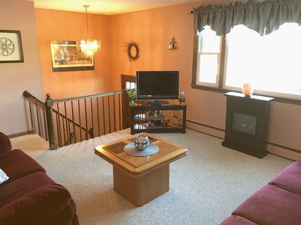 73 Old Farm Road Westfield, MA 01085 - Photo 6 of 17 Gallery Image 6