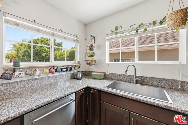 $1,100,000 | 3830 West 59th Street, Los Angeles, CA 90043