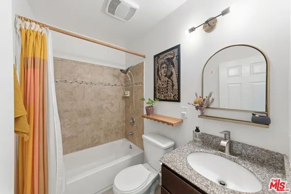 $1,100,000 | 3830 West 59th Street, Los Angeles, CA 90043