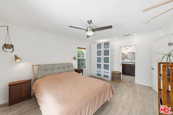 $1,100,000 | 3830 West 59th Street, Los Angeles, CA 90043