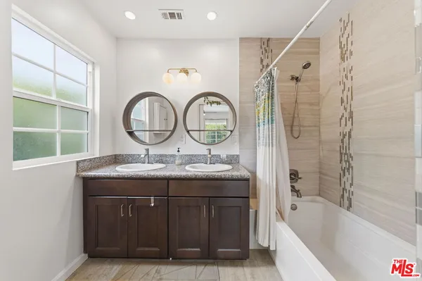 $1,100,000 | 3830 West 59th Street, Los Angeles, CA 90043