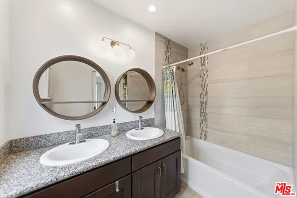 $1,100,000 | 3830 West 59th Street, Los Angeles, CA 90043