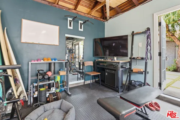 $1,100,000 | 3830 West 59th Street, Los Angeles, CA 90043