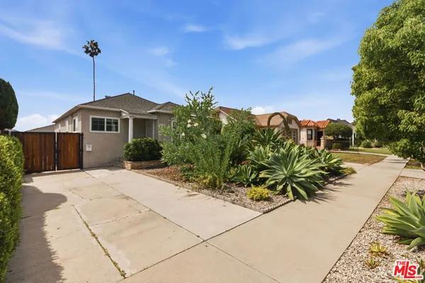 $1,100,000 | 3830 West 59th Street, Los Angeles, CA 90043