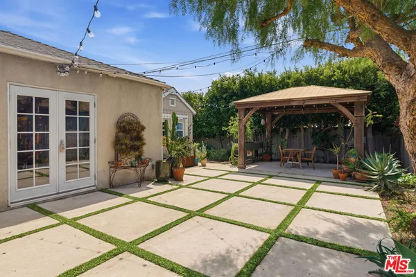 $1,100,000 | 3830 West 59th Street, Los Angeles, CA 90043
