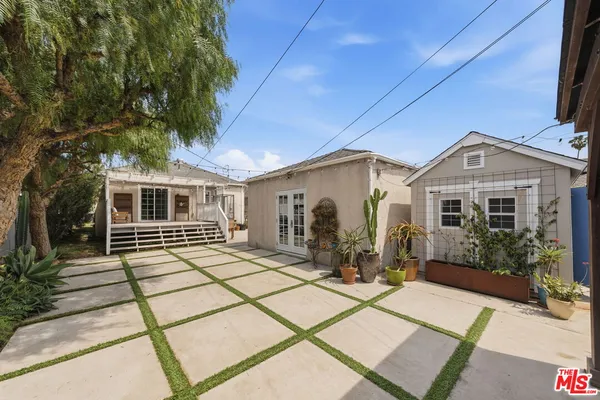 $1,100,000 | 3830 West 59th Street, Los Angeles, CA 90043