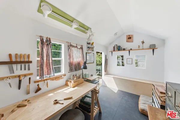 $1,100,000 | 3830 West 59th Street, Los Angeles, CA 90043