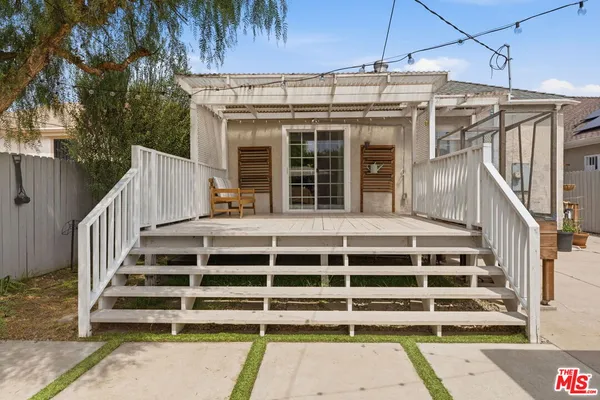 $1,100,000 | 3830 West 59th Street, Los Angeles, CA 90043