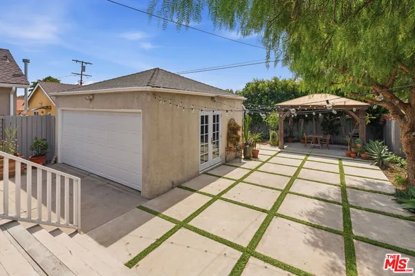 $1,100,000 | 3830 West 59th Street, Los Angeles, CA 90043