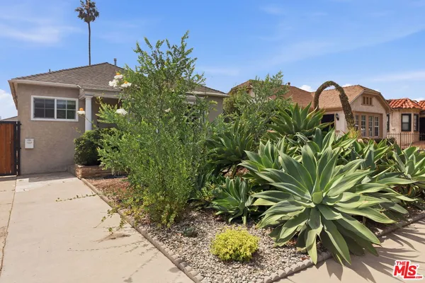 $1,100,000 | 3830 West 59th Street, Los Angeles, CA 90043