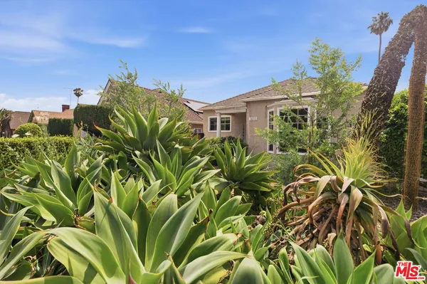 $1,100,000 | 3830 West 59th Street, Los Angeles, CA 90043