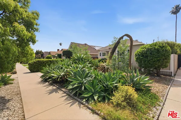$1,100,000 | 3830 West 59th Street, Los Angeles, CA 90043
