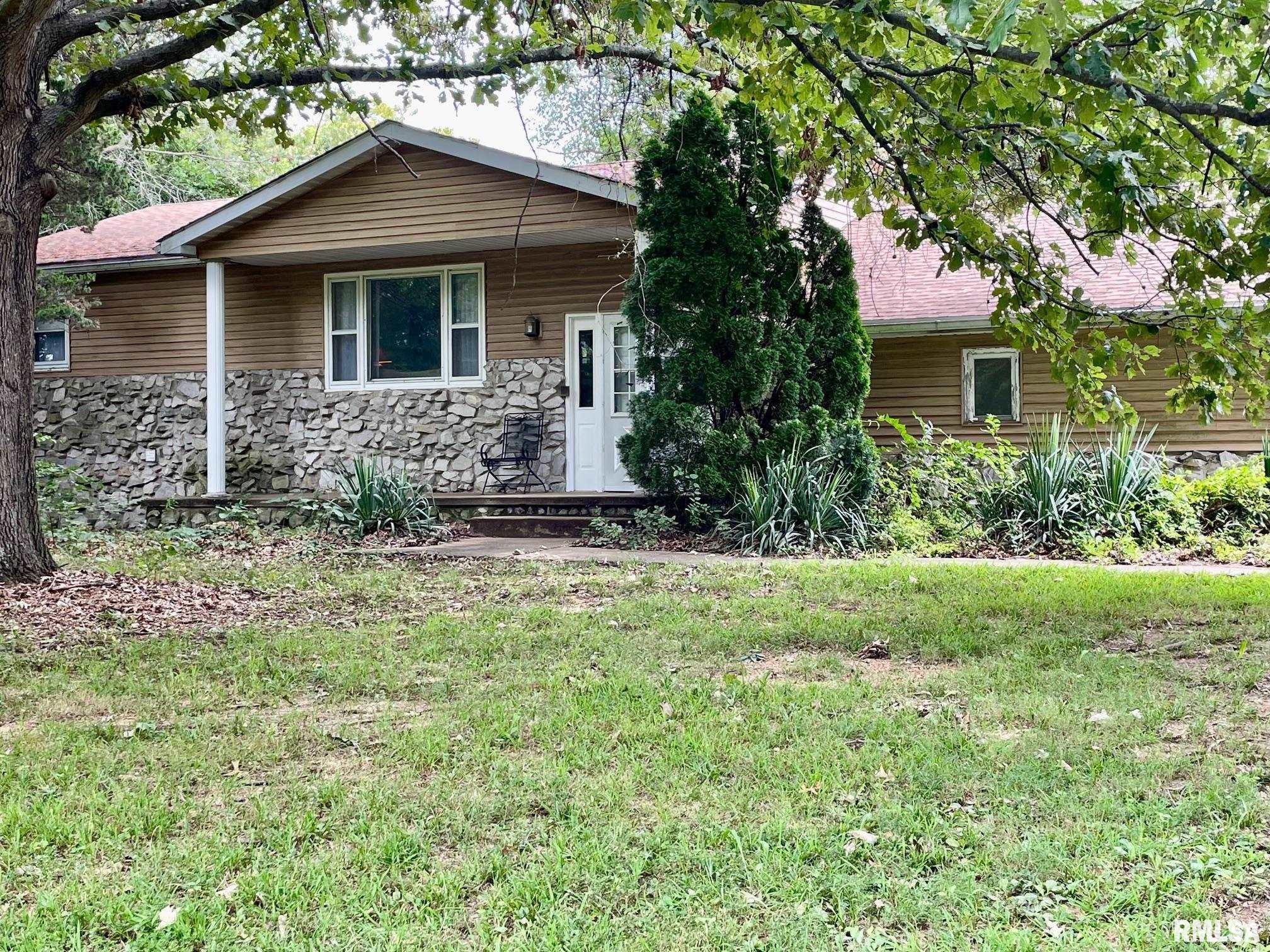 730 Golf Course Road Eldorado, IL 62930 - Photo 1 of 39 Gallery Image 1