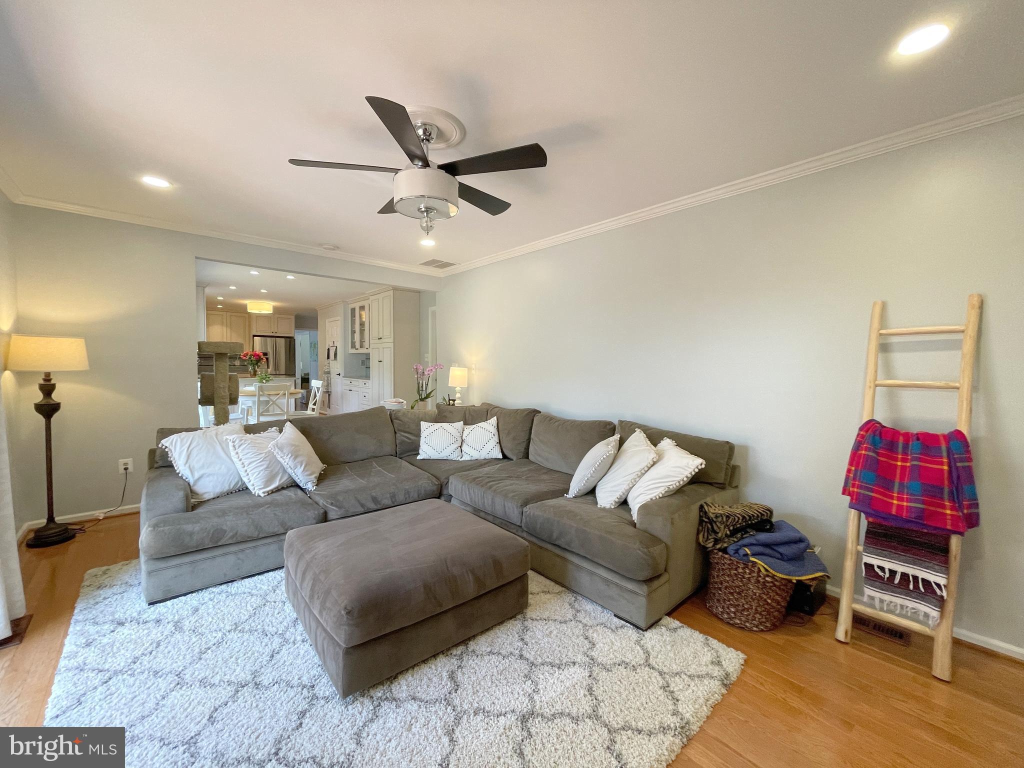 502 Clagett Street Southwest Leesburg, VA 20175 - Photo 17 of 41 502 CLAGETT ST SW Family Room