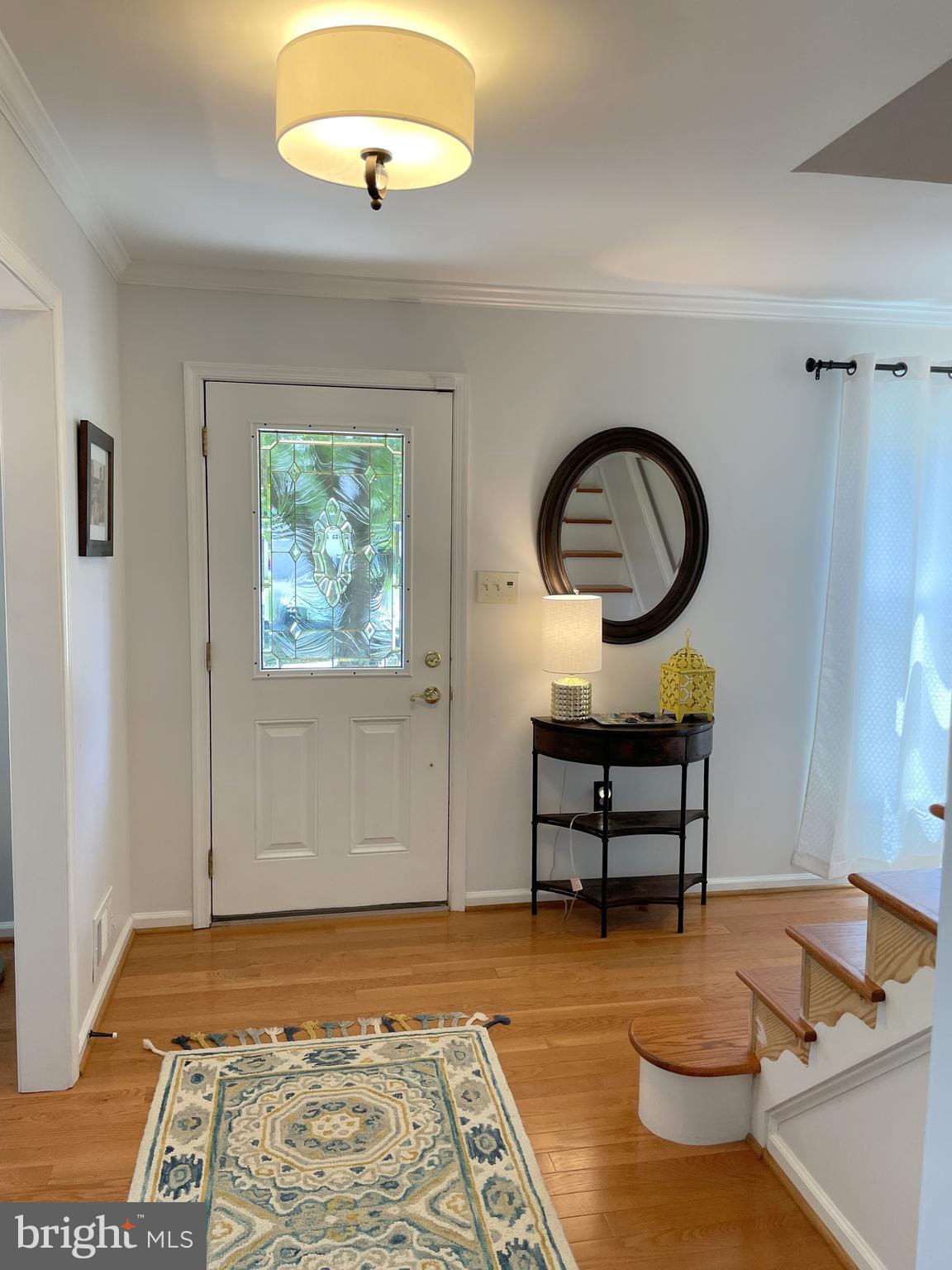 502 Clagett Street Southwest Leesburg, VA 20175 - Photo 2 of 41 502 CLAGETT ST SW Foyer
