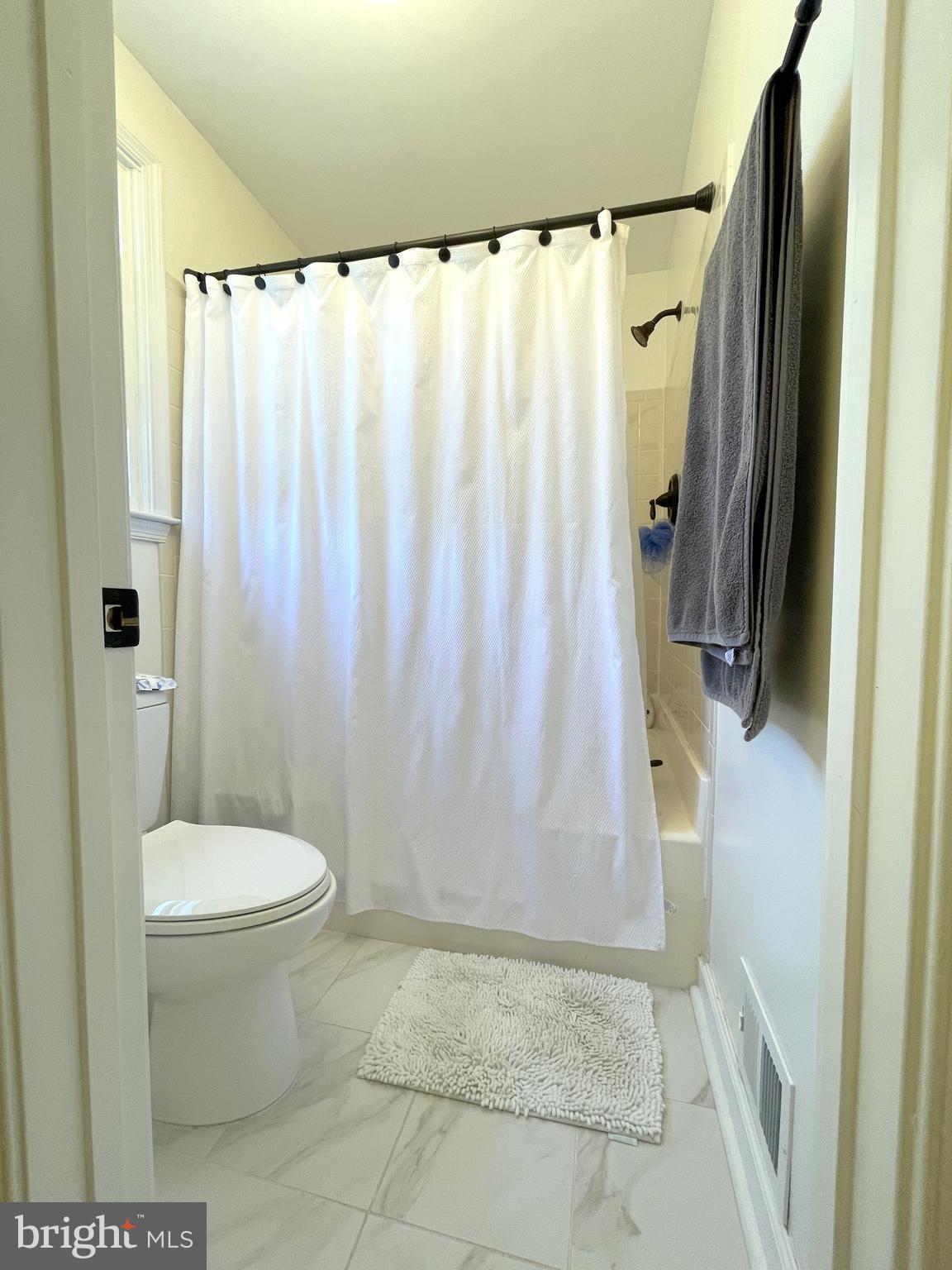 502 Clagett Street Southwest Leesburg, VA 20175 - Photo 24 of 41 502 CLAGETT ST SW Master Bath