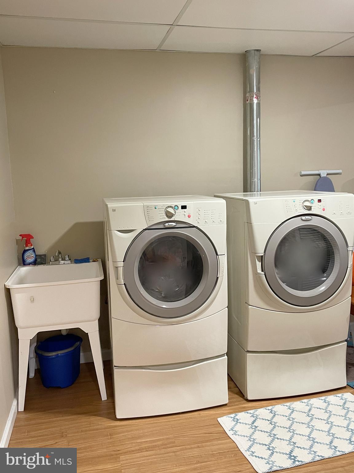 502 Clagett Street Southwest Leesburg, VA 20175 - Photo 36 of 41 502 CLAGETT ST SW Laundry Area