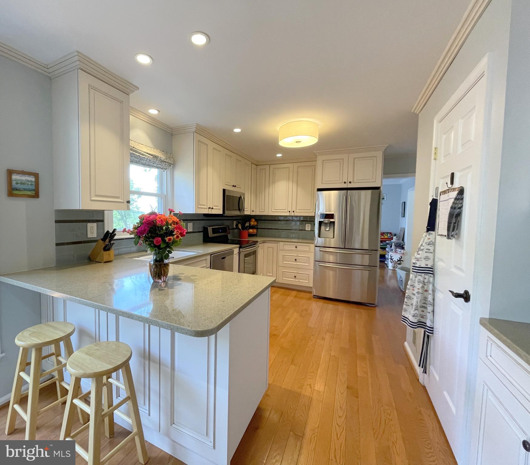 502 Clagett Street Southwest Leesburg, VA 20175 - Photo 8 of 41 502 CLAGETT ST SW Kitchen