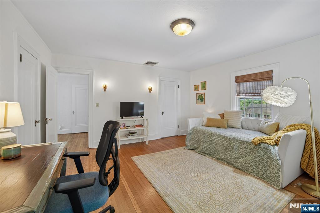 157 Sussex Road Tenafly, NJ 07670 - Photo 31 of 50