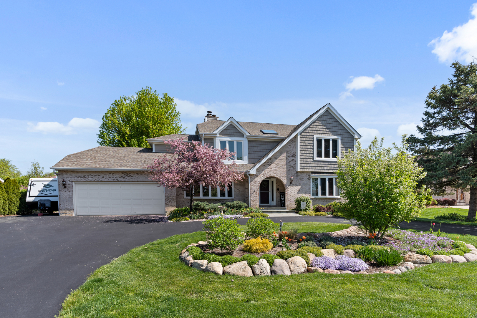 21W322 Temple Drive, Itasca, IL 60143 Compass