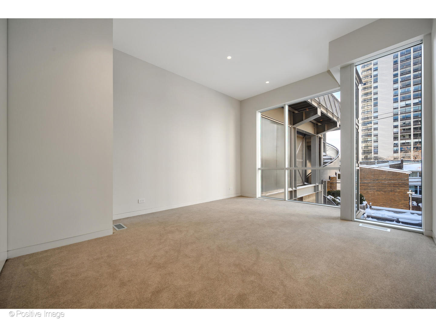 1434 North Dearborn Street Chicago, IL 60610 - Photo 52 of 67 a view of a big room with large windows