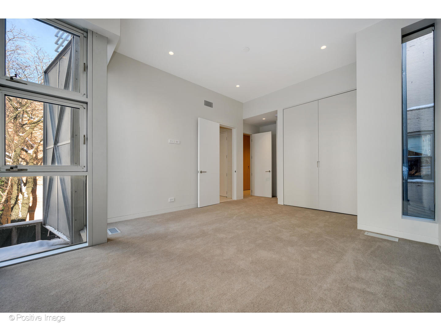 1434 North Dearborn Street Chicago, IL 60610 - Photo 53 of 67 a view of an empty room