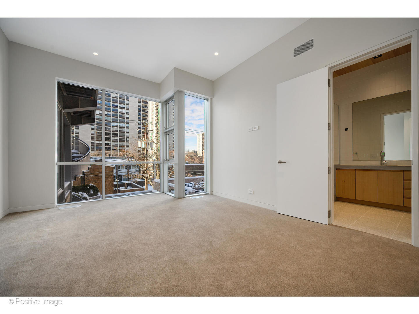 1434 North Dearborn Street Chicago, IL 60610 - Photo 54 of 67 a view of an empty room with glass door