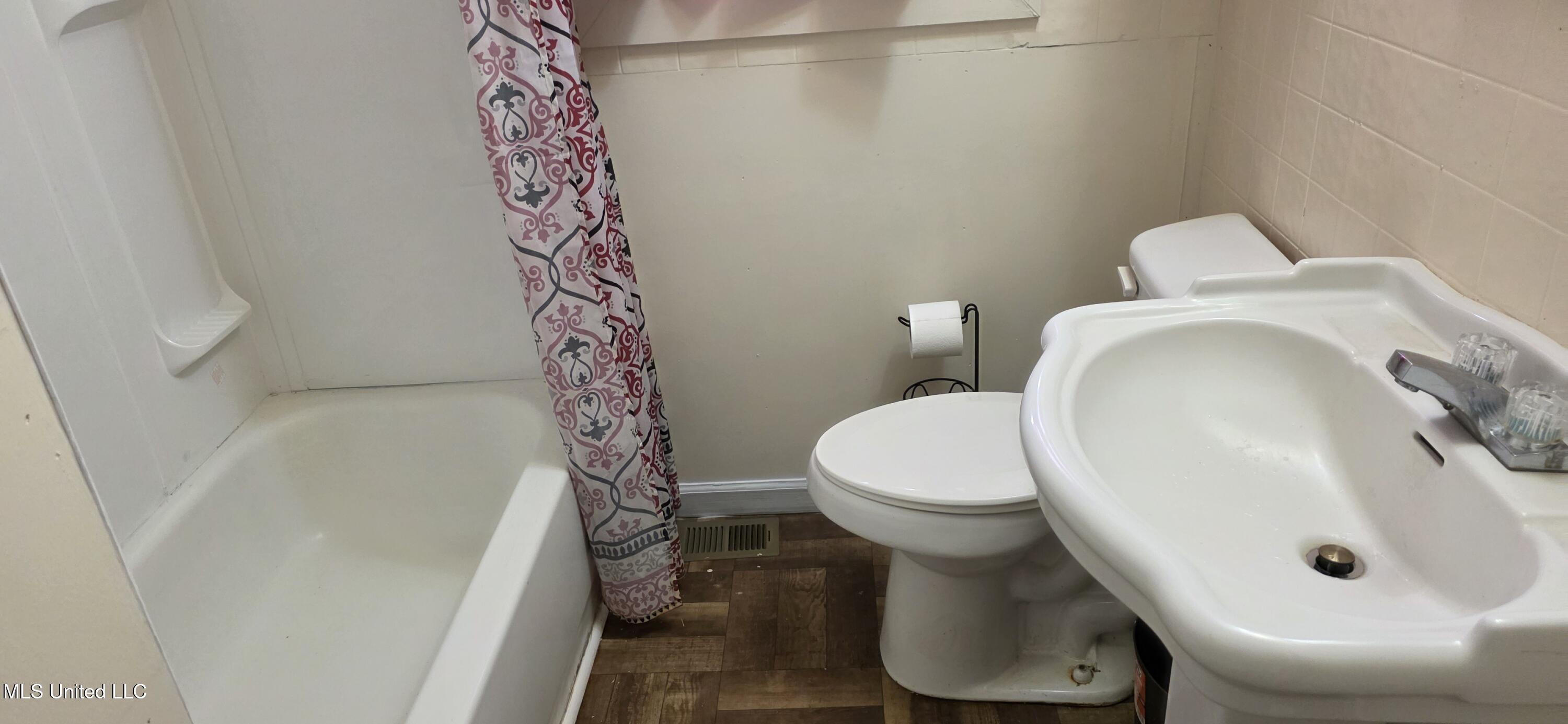 429 21st Street McComb, MS 39648 - Photo 25 of 60 2026-01-10 10.43.16