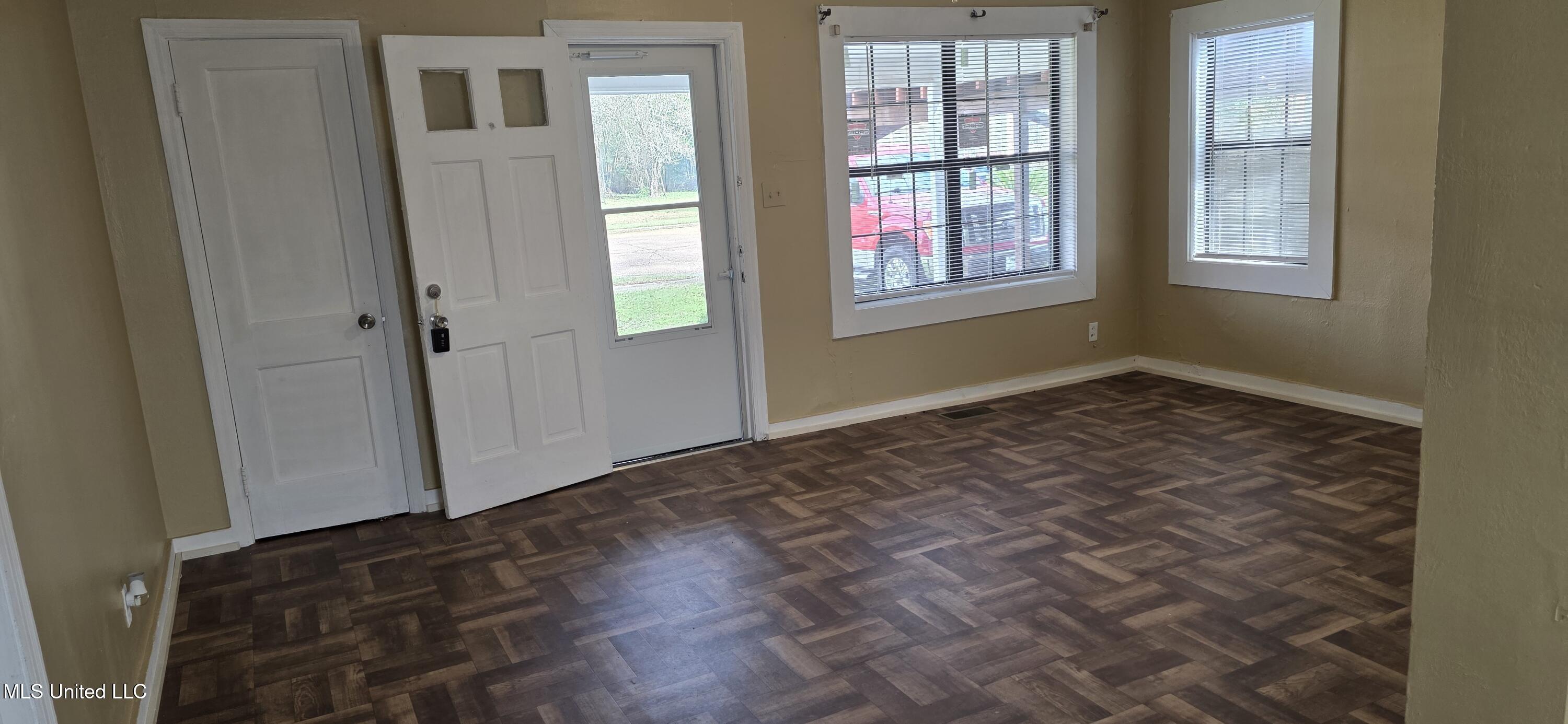 429 21st Street McComb, MS 39648 - Photo 28 of 60 2026-01-10 10.45.33