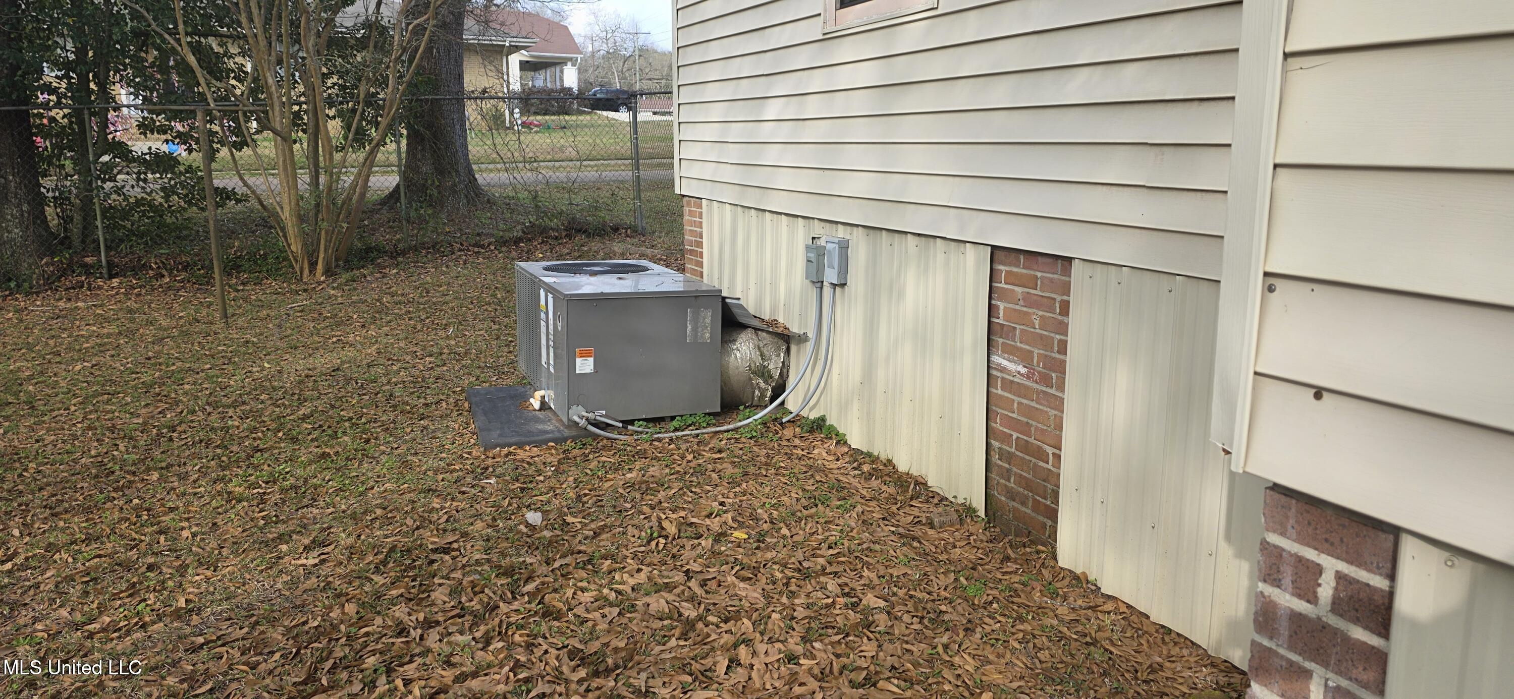 429 21st Street McComb, MS 39648 - Photo 30 of 60 2026-01-07 09.26.43