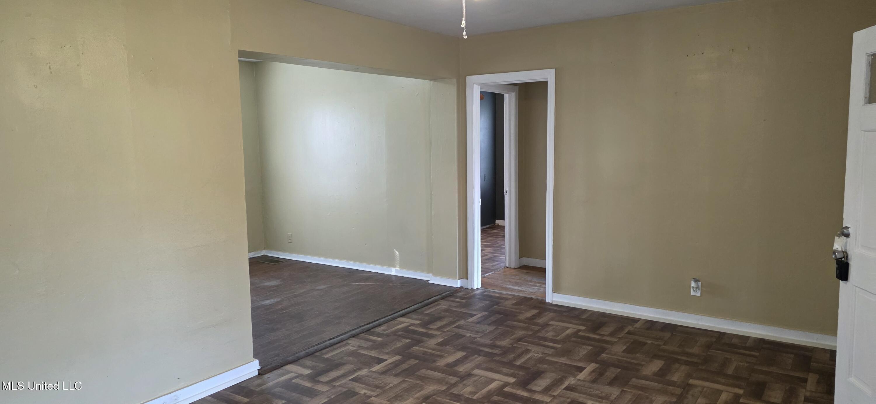 429 21st Street McComb, MS 39648 - Photo 9 of 60 2026-01-10 10.36.52