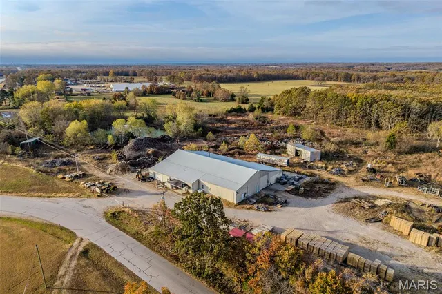 $589,900 | 30841 Old Highway 5, Lebanon, MO 65536