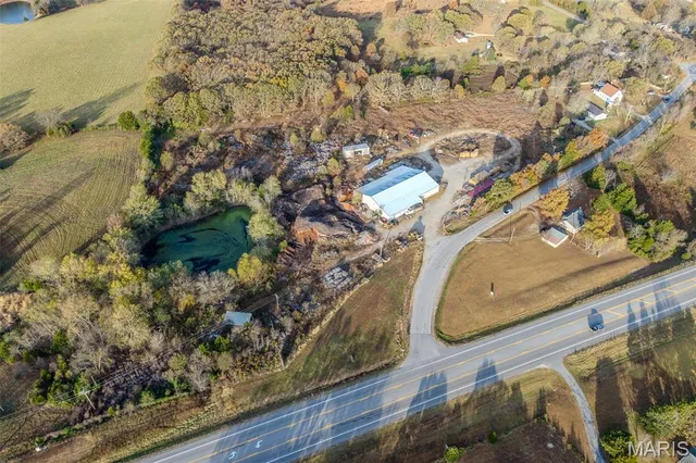 $589,900 | 30841 Old Highway 5, Lebanon, MO 65536