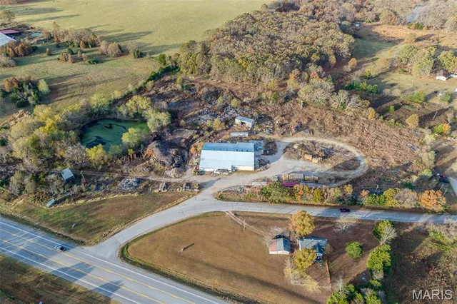 $589,900 | 30841 Old Highway 5, Lebanon, MO 65536