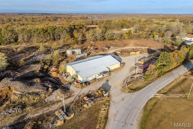 $589,900 | 30841 Old Highway 5, Lebanon, MO 65536