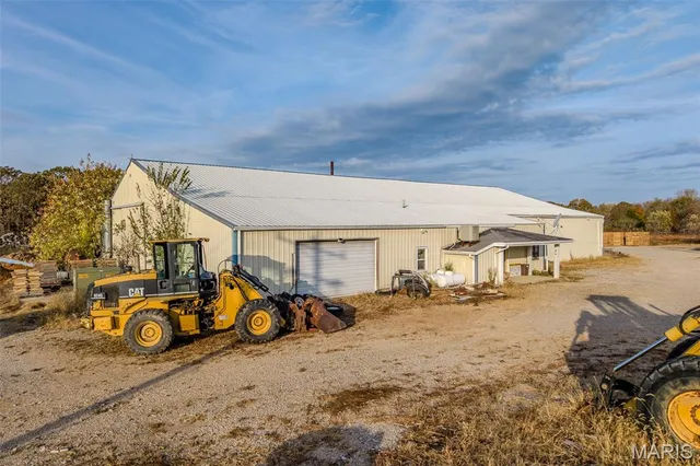 $589,900 | 30841 Old Highway 5, Lebanon, MO 65536