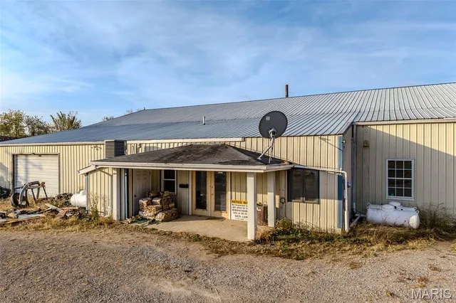 $589,900 | 30841 Old Highway 5, Lebanon, MO 65536