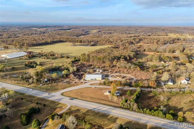 $589,900 | 30841 Old Highway 5, Lebanon, MO 65536