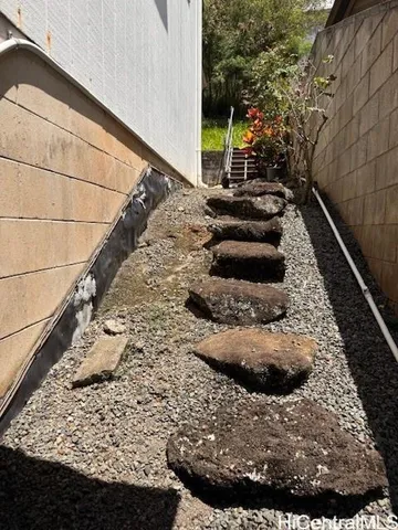 $4,000 | 99-766 Holoai Street, Aiea, HI 96701