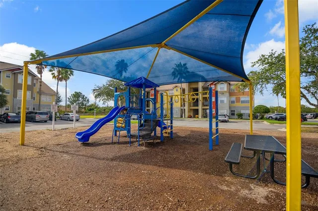 a very nice looking room with white walls