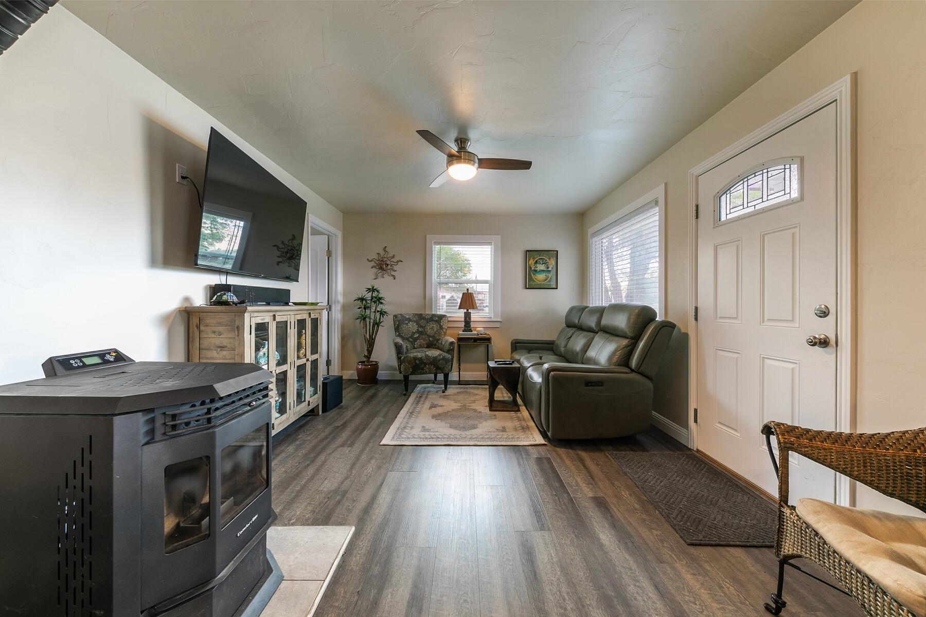 94101 Highway 70 Chilcoot, CA 96105 - Photo 11 of 20 a living room with furniture and a flat screen tv