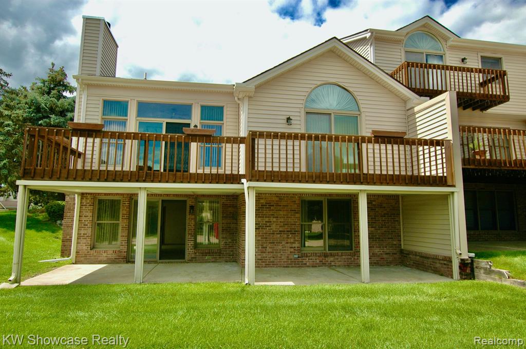 628 Summit Ridge Drive Milford, MI 48381 - Photo 1 of 44