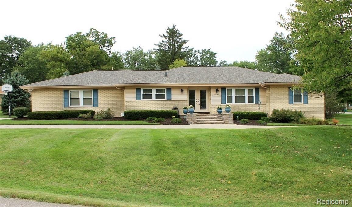 30740 Ridgeway Drive Farmington, MI 48334 - Photo 1 of 58 IMG_1668.JPG