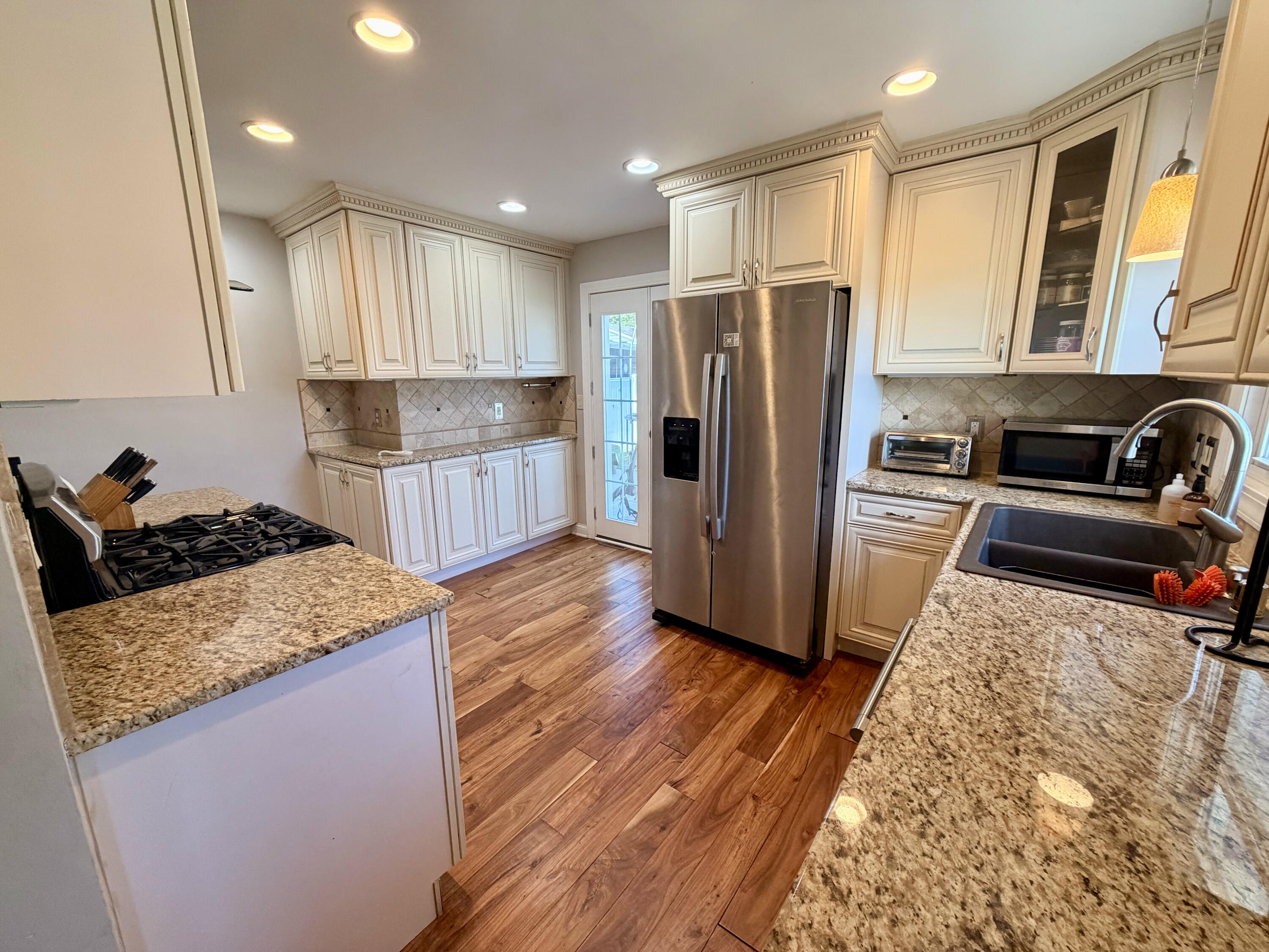 144 South 71st Street Milwaukee, WI 53214 - Photo 6 of 26 Kitchen