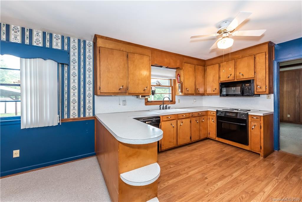 5320 Allen Road East Charlotte, NC 28269 - Photo 10 of 36 Gallery Image 10