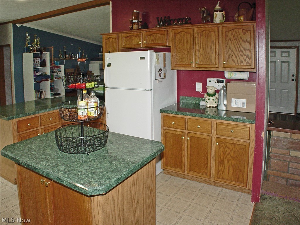 230 Grandview Road Chester, WV 26034 - Photo 6 of 25 Gallery Image 6