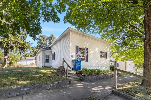 $159,000 | 703 East Dowland Street, Ludington, MI 49431