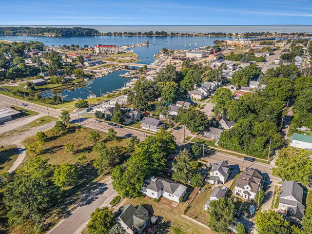 $159,000 | 703 East Dowland Street, Ludington, MI 49431